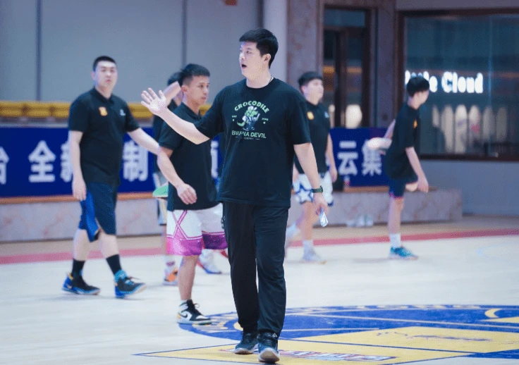 业余爱好者如何系统地学习篮球技能_0